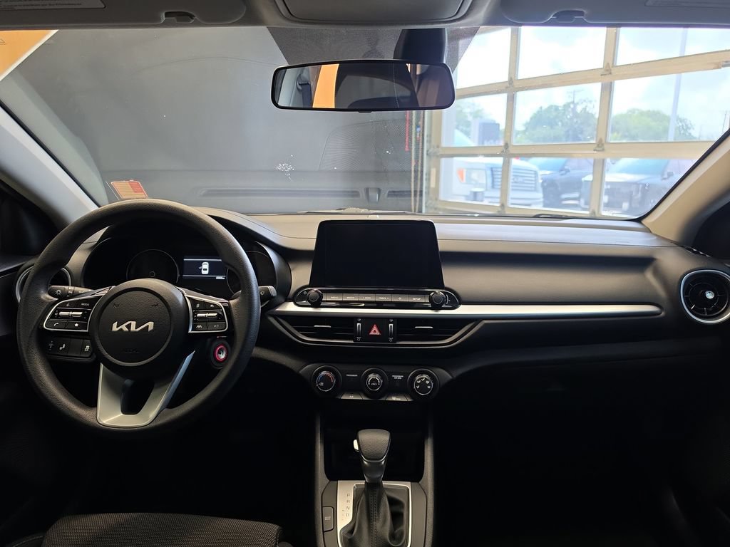 Certified 2024 Kia Forte LXS w/ LXS Technology Package FWD image 19