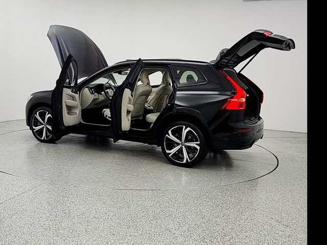 Used 2024 Volvo XC60 T8 Ultimate AWD/4WD image 12