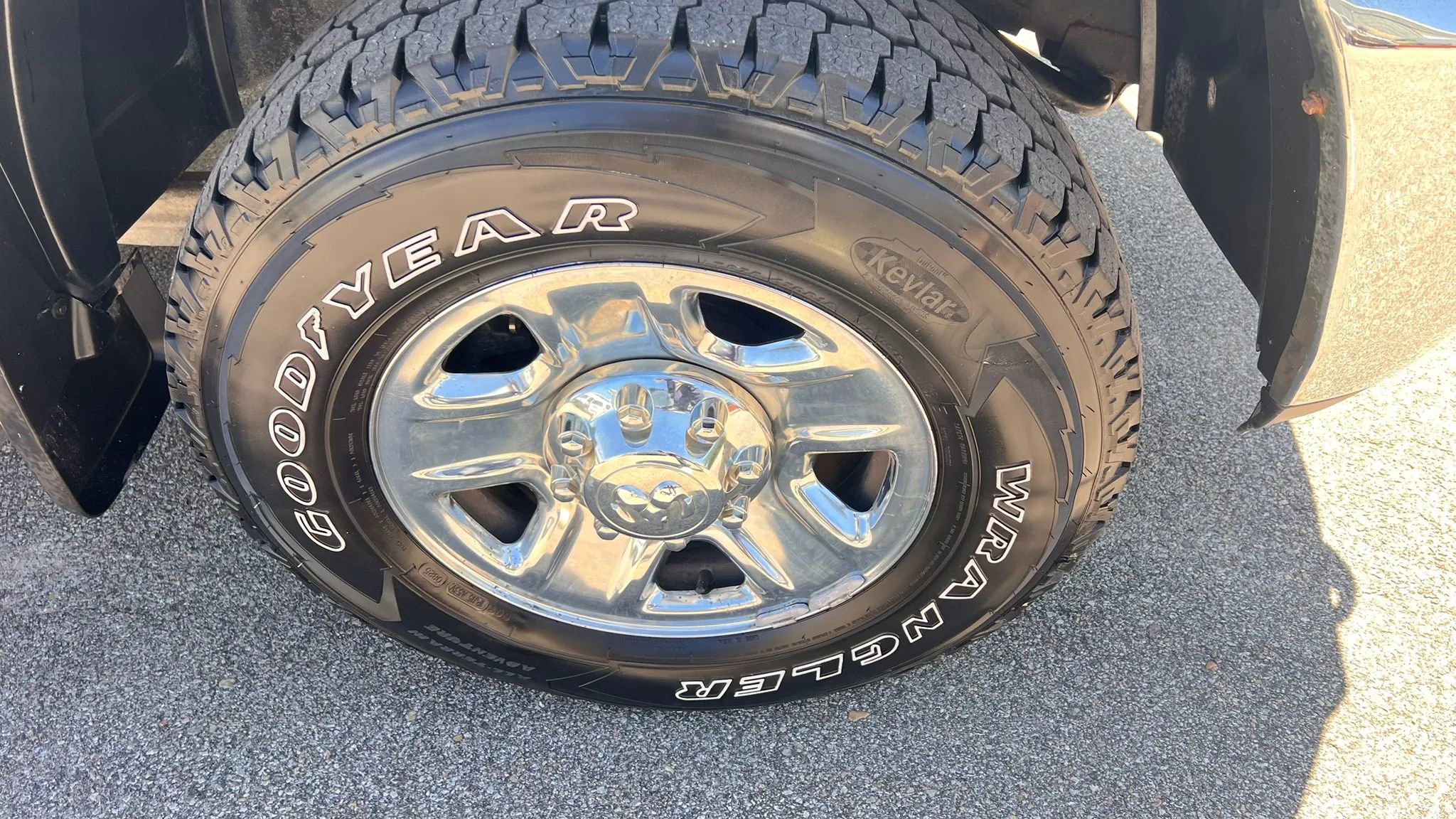 Used 2018 RAM 2500 SLT w/ Protection Group AWD/4WD image 13