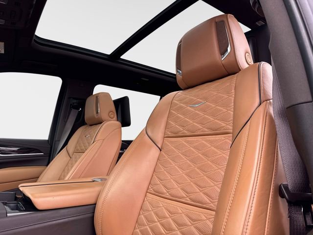 Certified 2024 Cadillac Escalade ESV Premium Luxury w/ Performance Package image 20