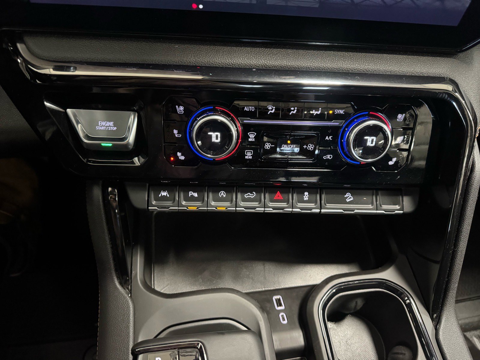 Used 2025 GMC Sierra 1500 AT4 w/ AT4 Premium Package image 29