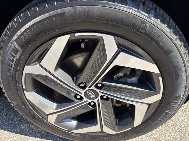 Certified 2023 Hyundai Tucson Limited AWD/4WD image 13