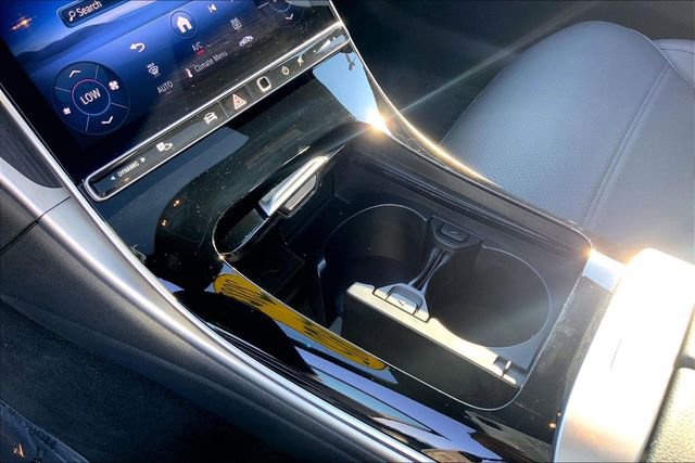 Used 2025 Mercedes-Benz C 300 4MATIC Sedan image 13