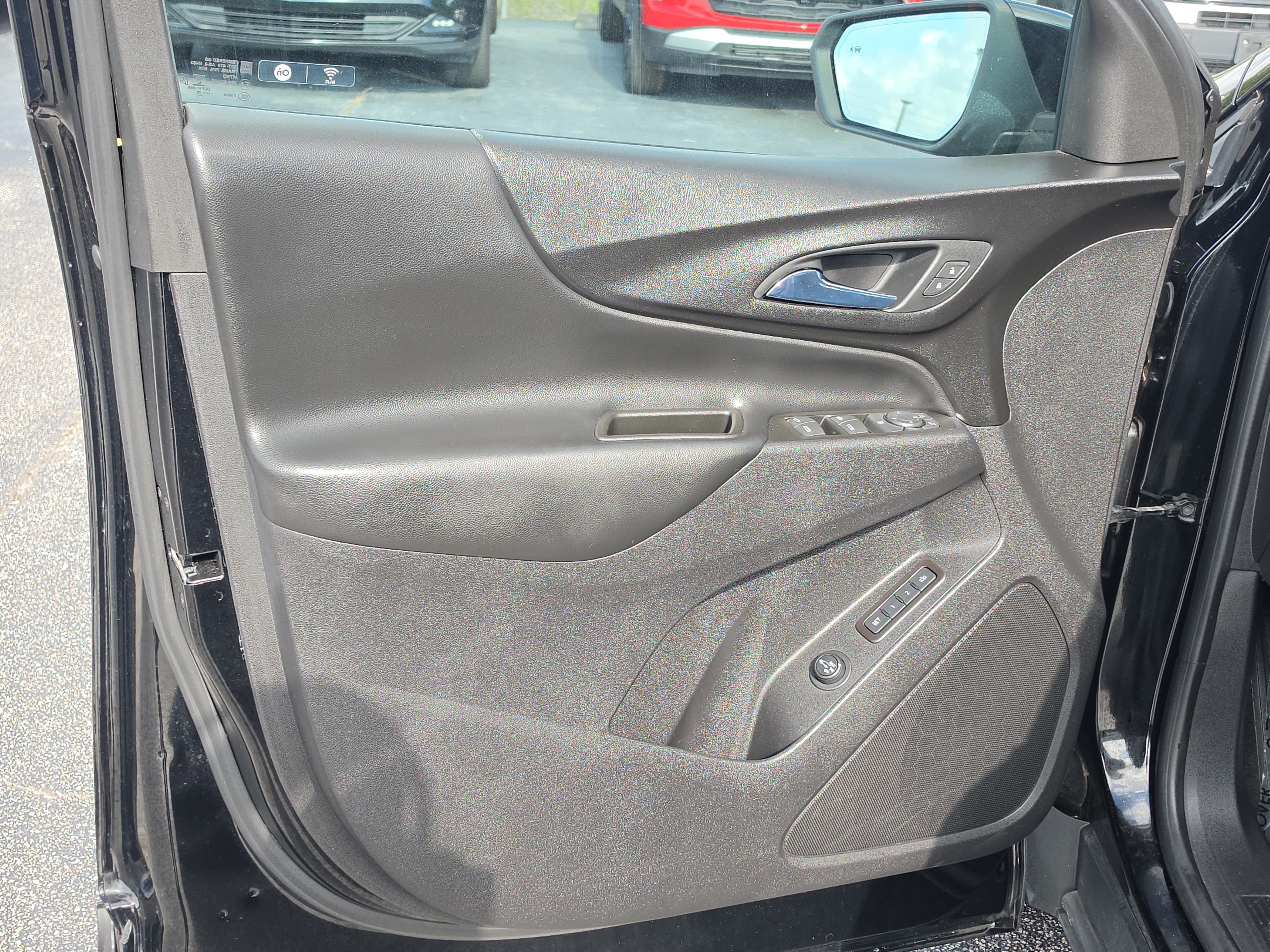 Certified 2020 Chevrolet Equinox LT w/ Midnight Edition FWD image 18