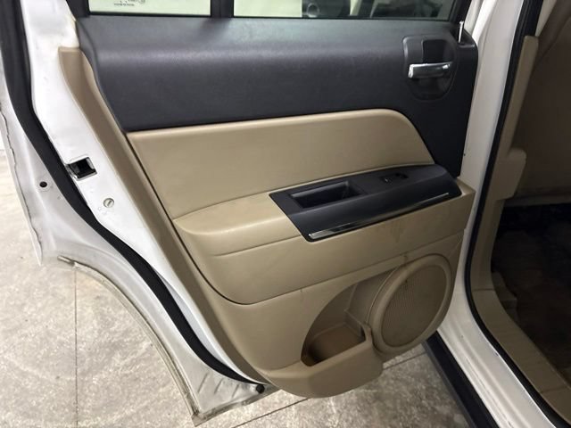 Used 2014 Jeep Patriot Limited w/ Sun/Sound Group AWD/4WD image 16