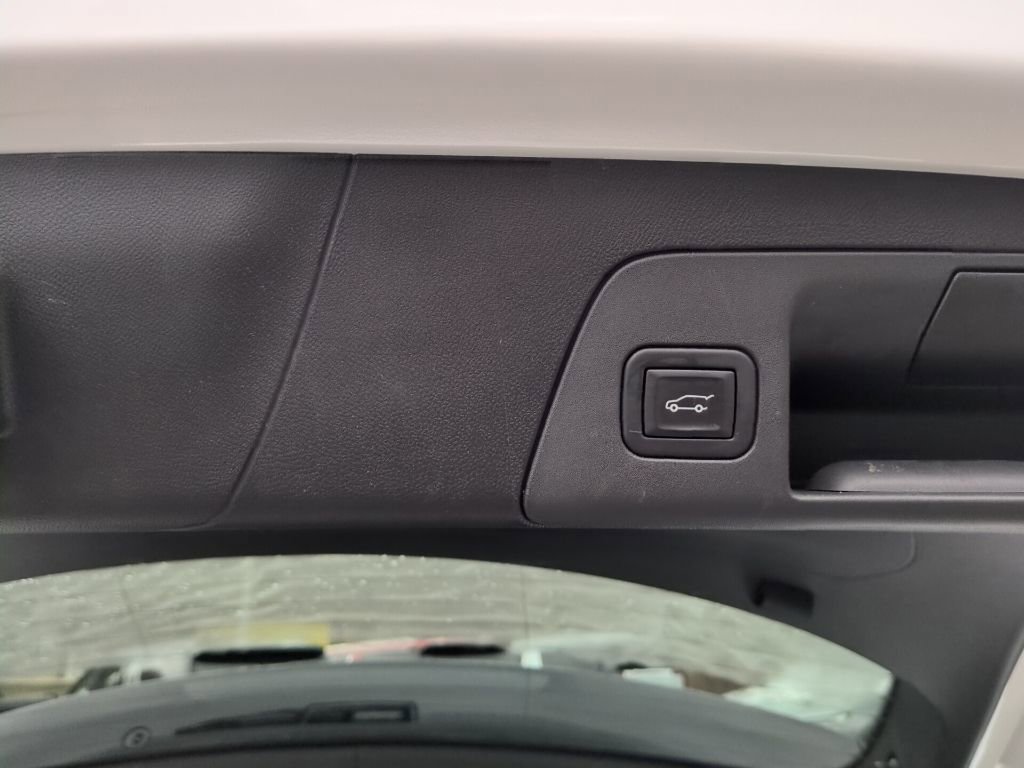 Used 2022 Buick Envision Avenir w/ Safety Package image 38