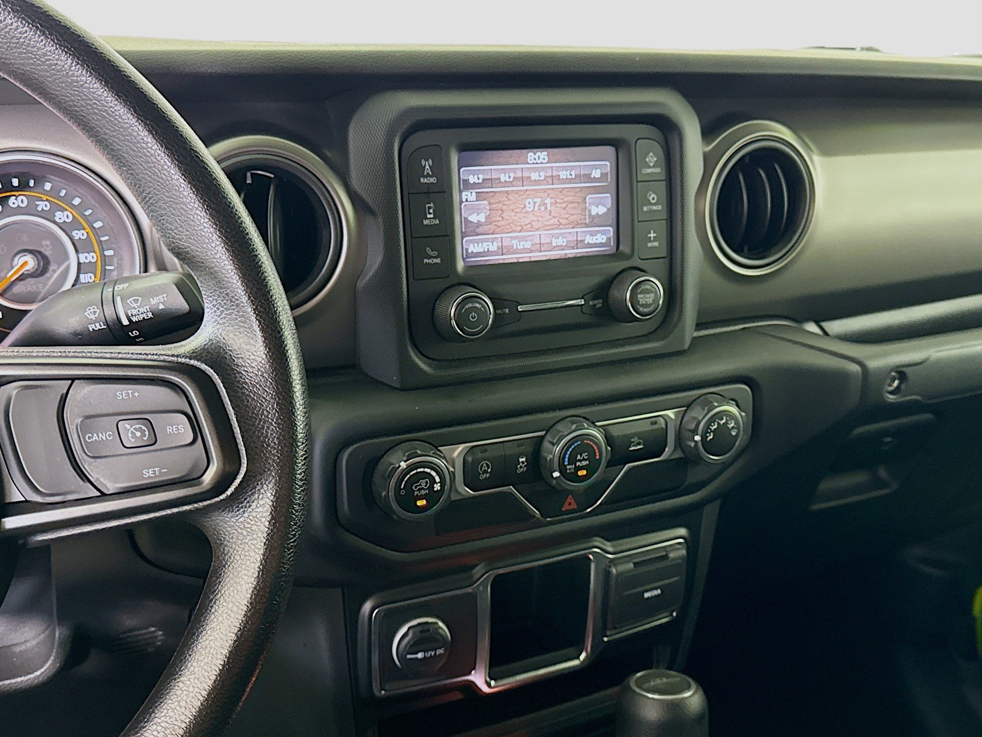 Used 2021 Jeep Gladiator Sport AWD/4WD image 18