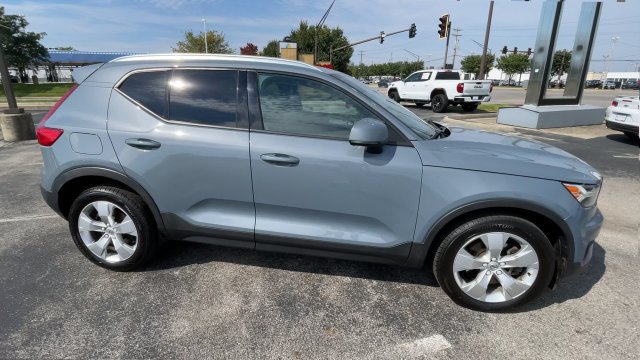 Used 2021 Volvo XC40 T5 Momentum AWD/4WD image 3