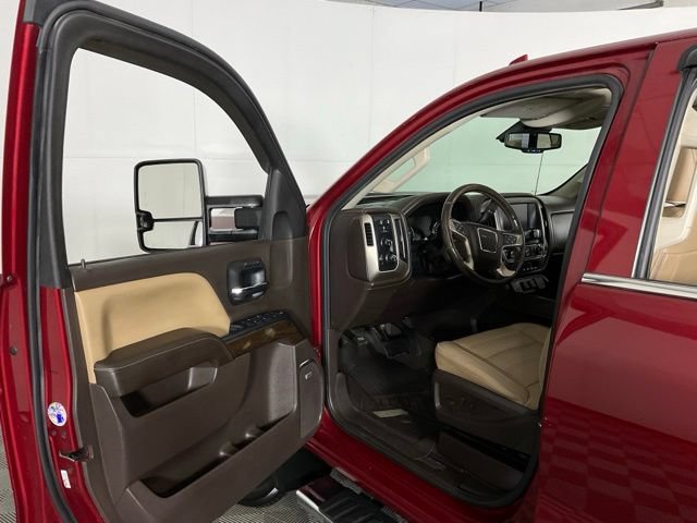 Used 2019 GMC Sierra 2500 Denali w/ Duramax Plus Package AWD/4WD image 30