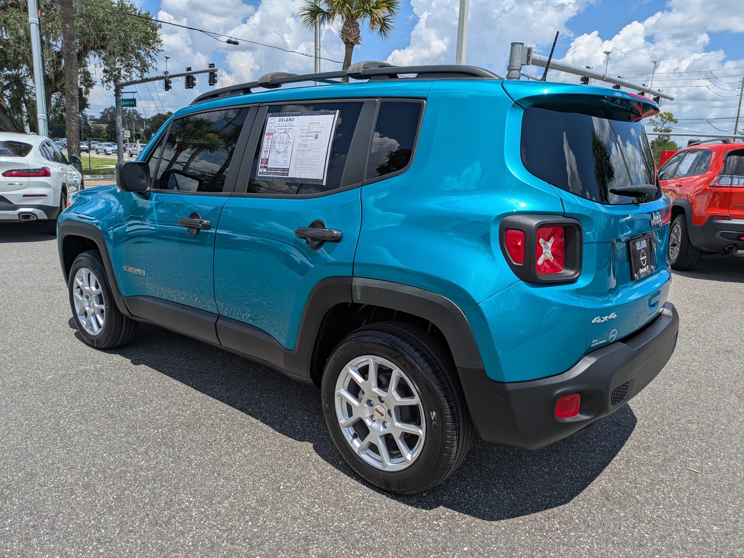 Used 2022 Jeep Renegade Latitude AWD/4WD image 6