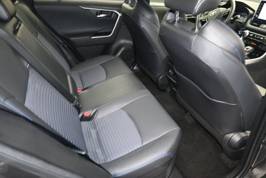 Used 2022 Toyota RAV4 XSE AWD/4WD image 11