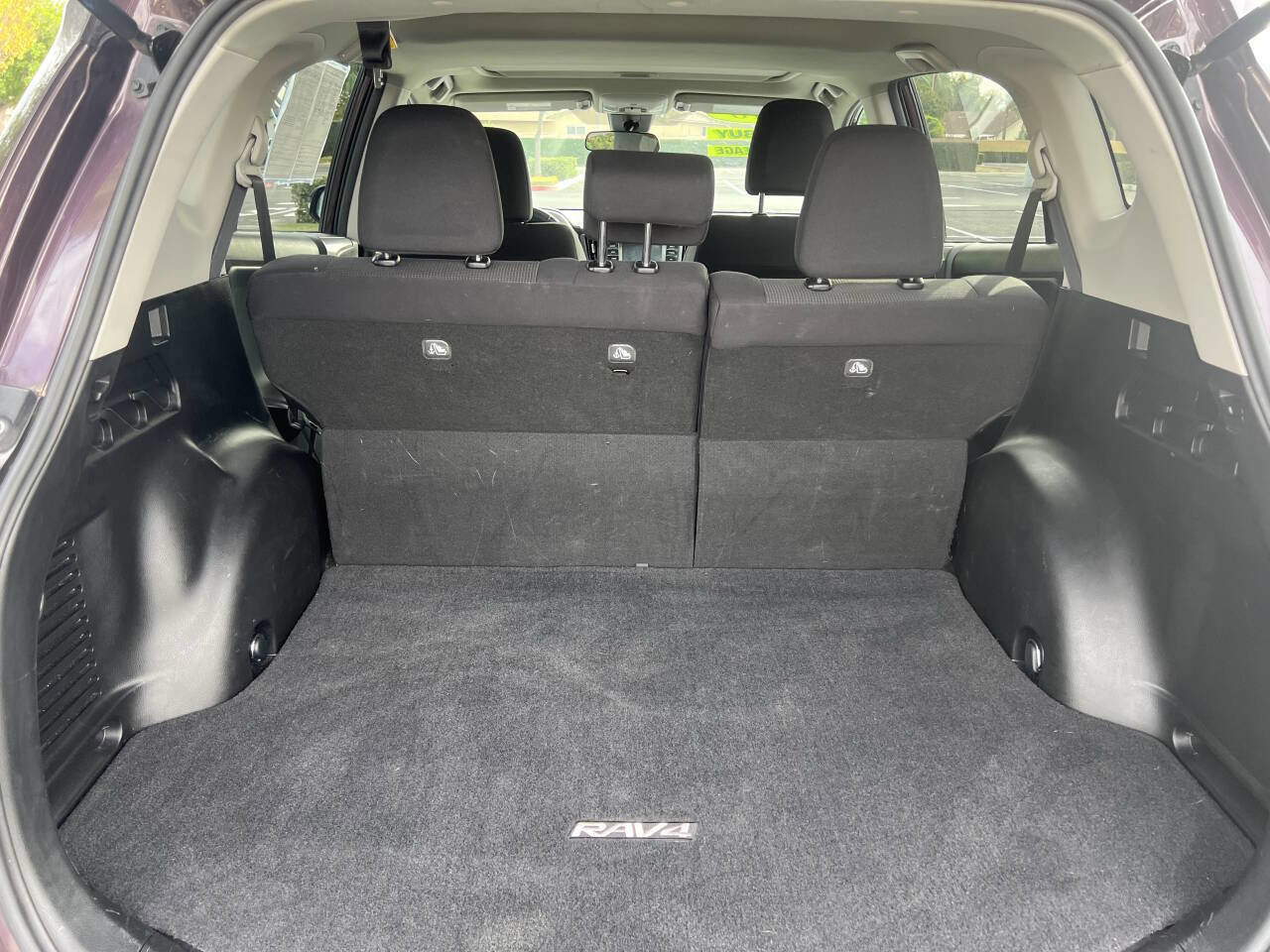 Used 2018 Toyota RAV4 XLE w/ Plus Extra Value Package image 20