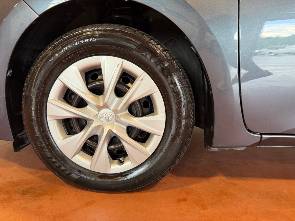 Used 2015 Toyota Corolla L FWD image 13