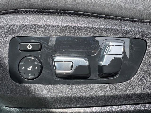 Certified 2026 BMW X7 M60i image 13