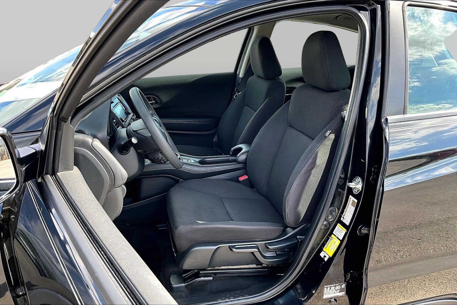Used 2016 Honda HR-V LX image 23