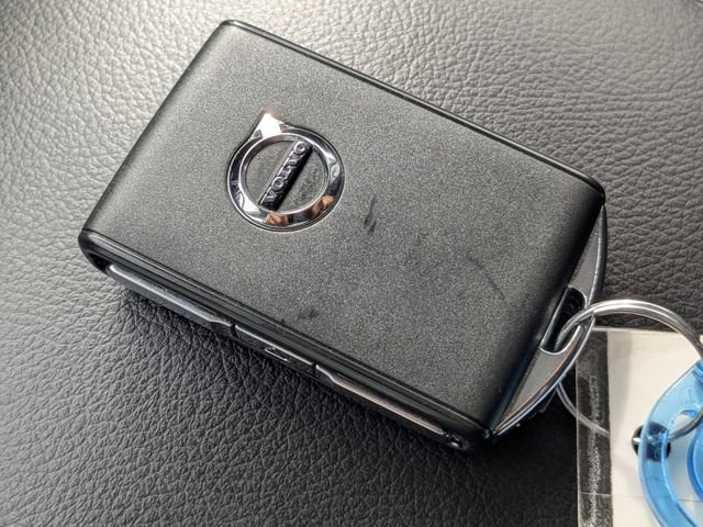 Certified 2023 Volvo XC40 B5 Plus w/ Protection Package Premier image 37