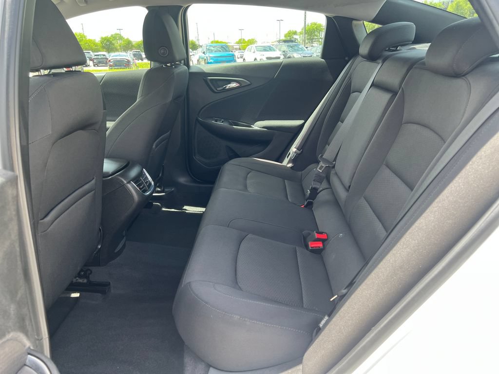 Used 2017 Chevrolet Malibu LT FWD image 24