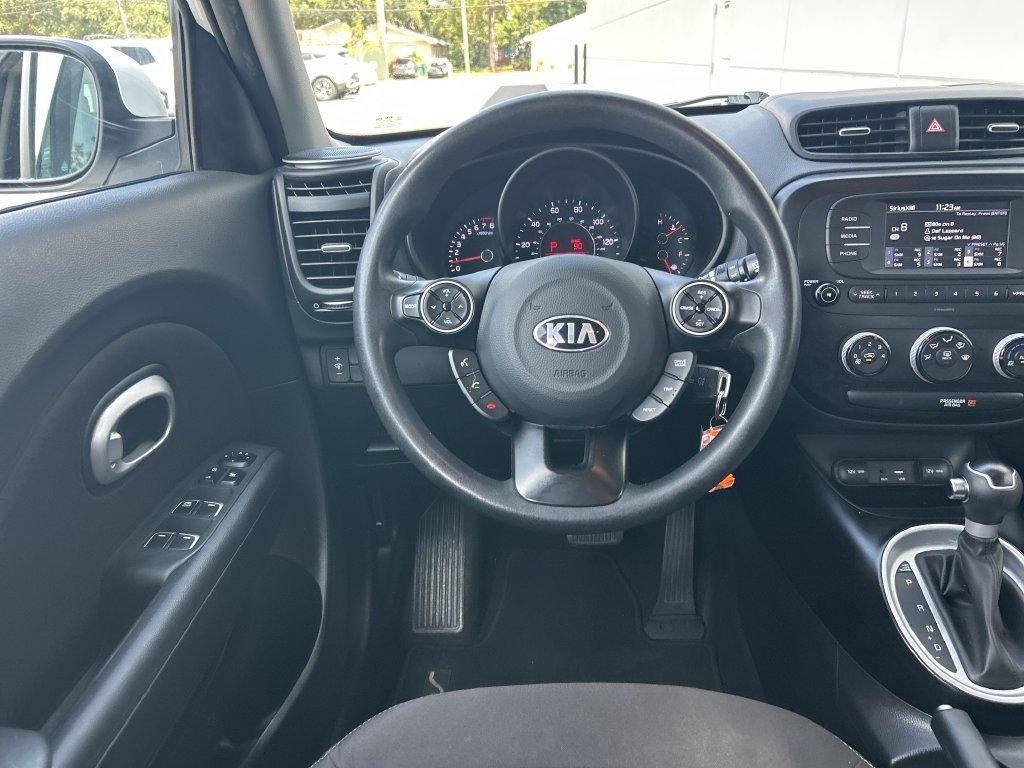 Used 2018 Kia Soul FWD image 16