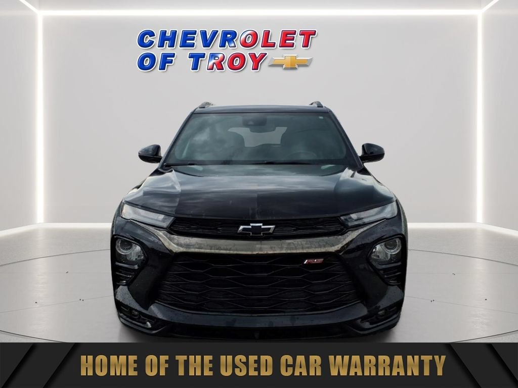 Used 2022 Chevrolet TrailBlazer RS w/ Sun and Liftgate Package FWD image 2