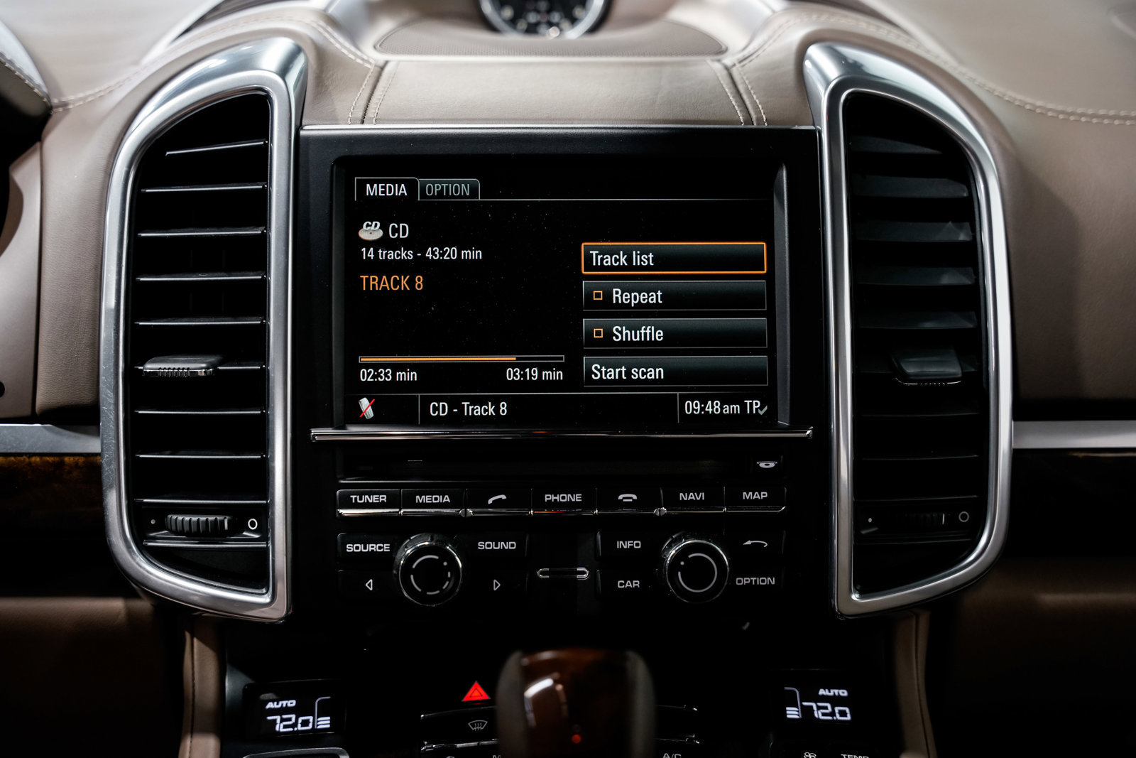 Used 2013 Porsche Cayenne Turbo AWD/4WD image 14