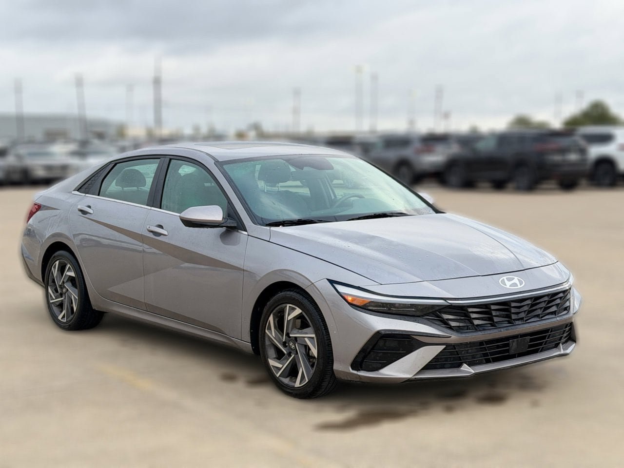 Used 2025 Hyundai Elantra SEL FWD image 4
