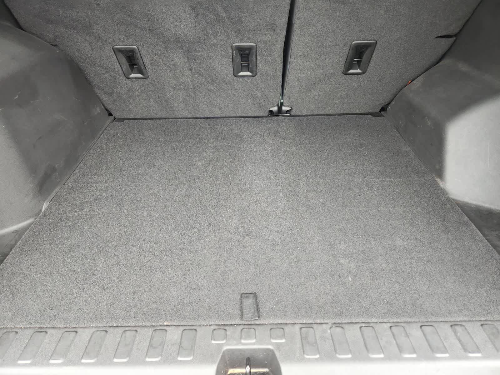 Used 2022 GMC Terrain SLT w/ Tech Package FWD image 31