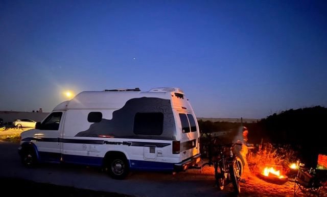 Used 2003 Ford E-350 and Econoline 350 Super Duty RWD image 28