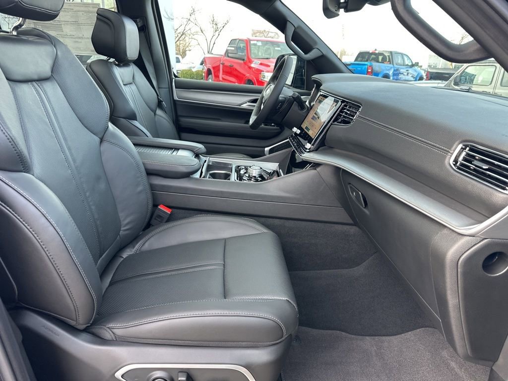 New 2026 Jeep Grand Wagoneer L 4WD w/ Premium Group I image 62