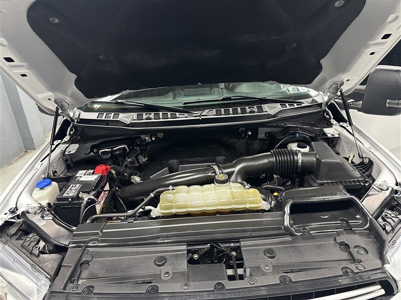 Used 2019 Ford F150 Lariat w/ Equipment Group 502A Luxury AWD/4WD image 23