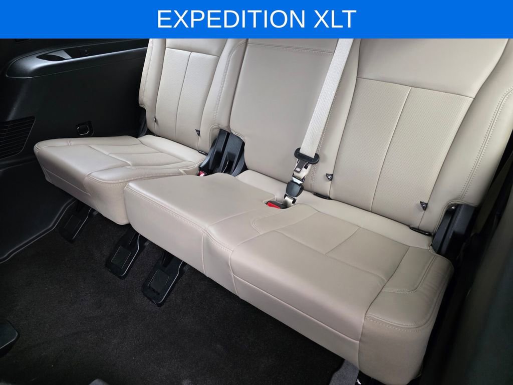 Used 2022 Ford Expedition XLT image 15