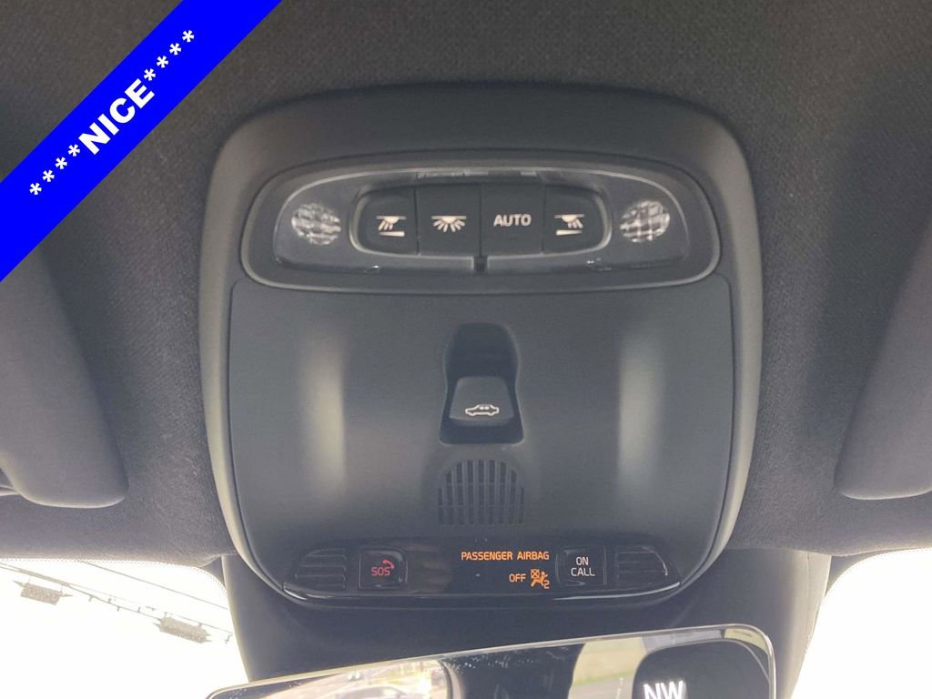 Used 2021 Volvo XC40 T4 R-Design w/ Advanced Package image 24