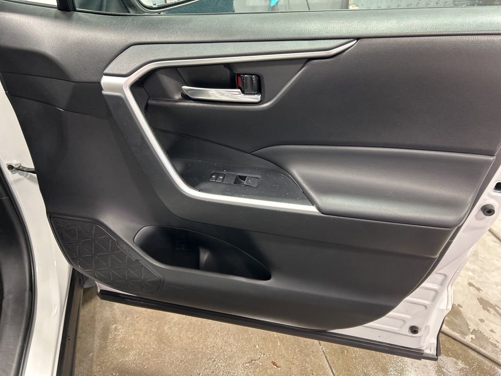 Used 2024 Toyota RAV4 XLE image 21