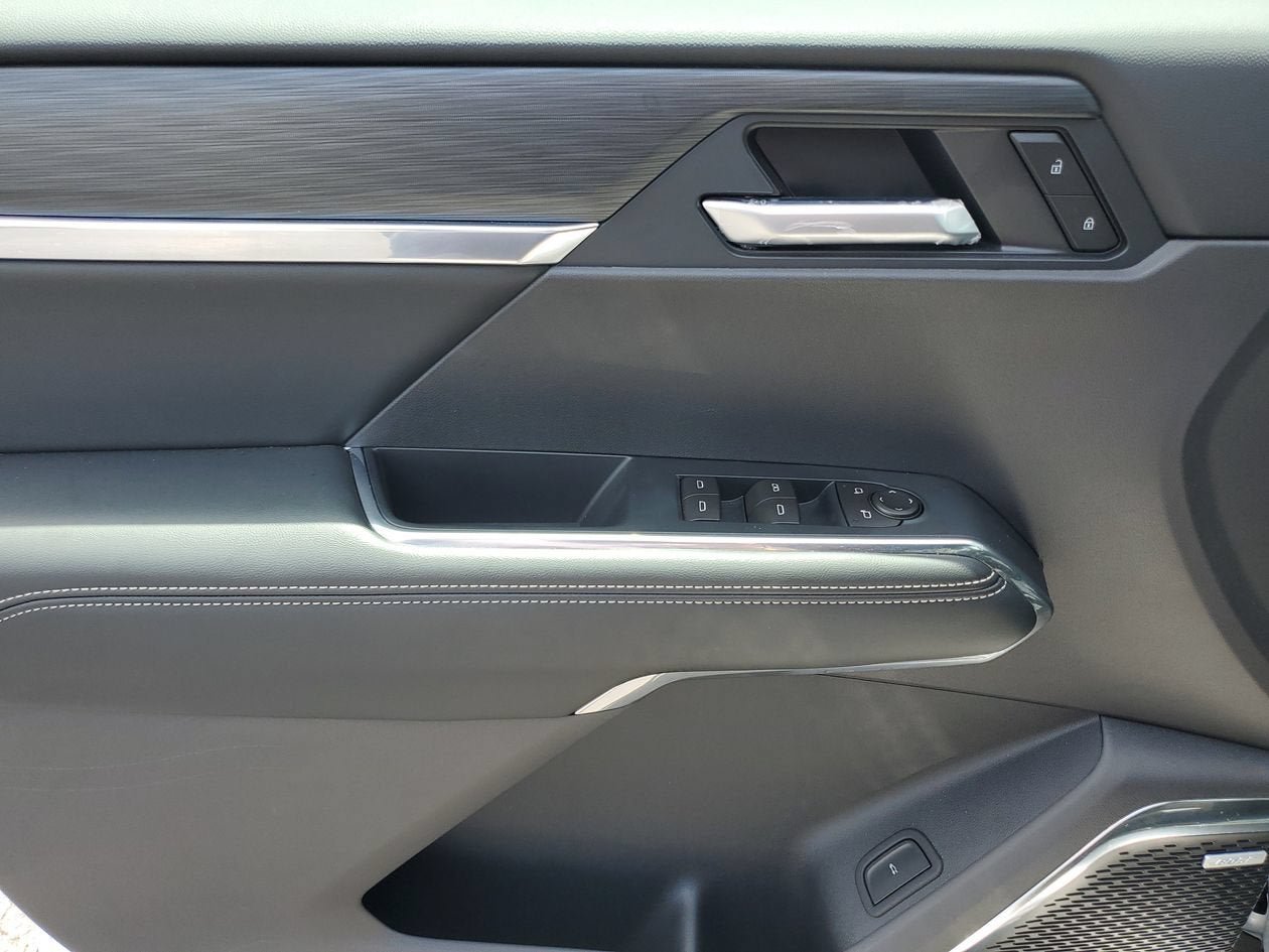 New 2026 GMC Acadia Elevation w/ Black Edition FWD image 17