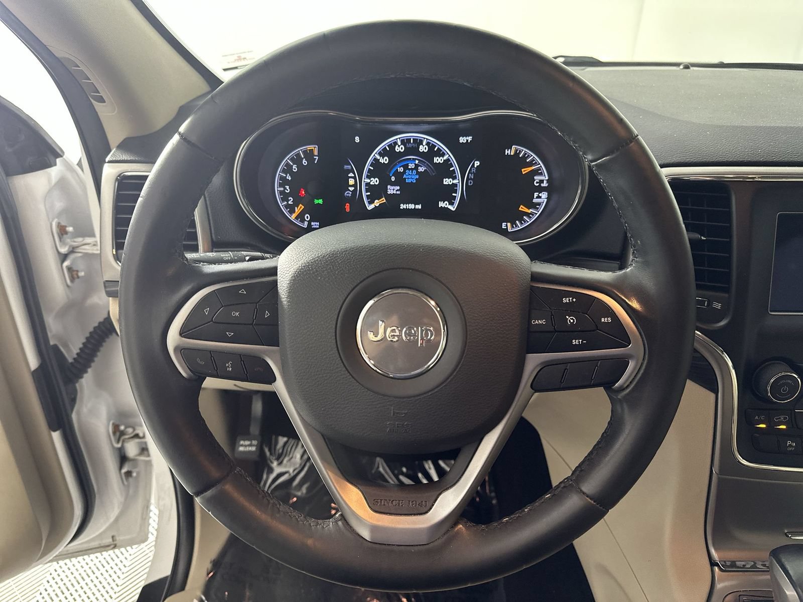 Used 2021 Jeep Grand Cherokee Laredo RWD image 14