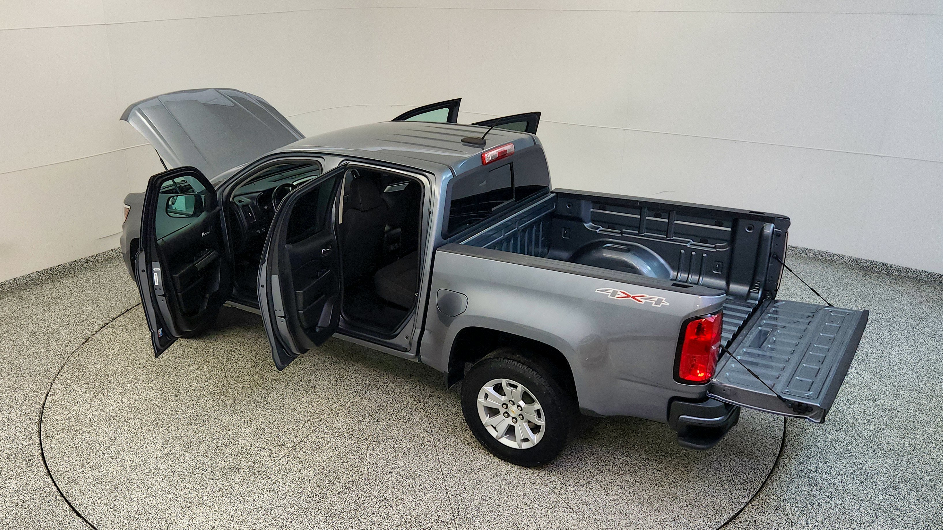 Used 2022 Chevrolet Colorado LT w/ LT Convenience Package AWD/4WD image 18