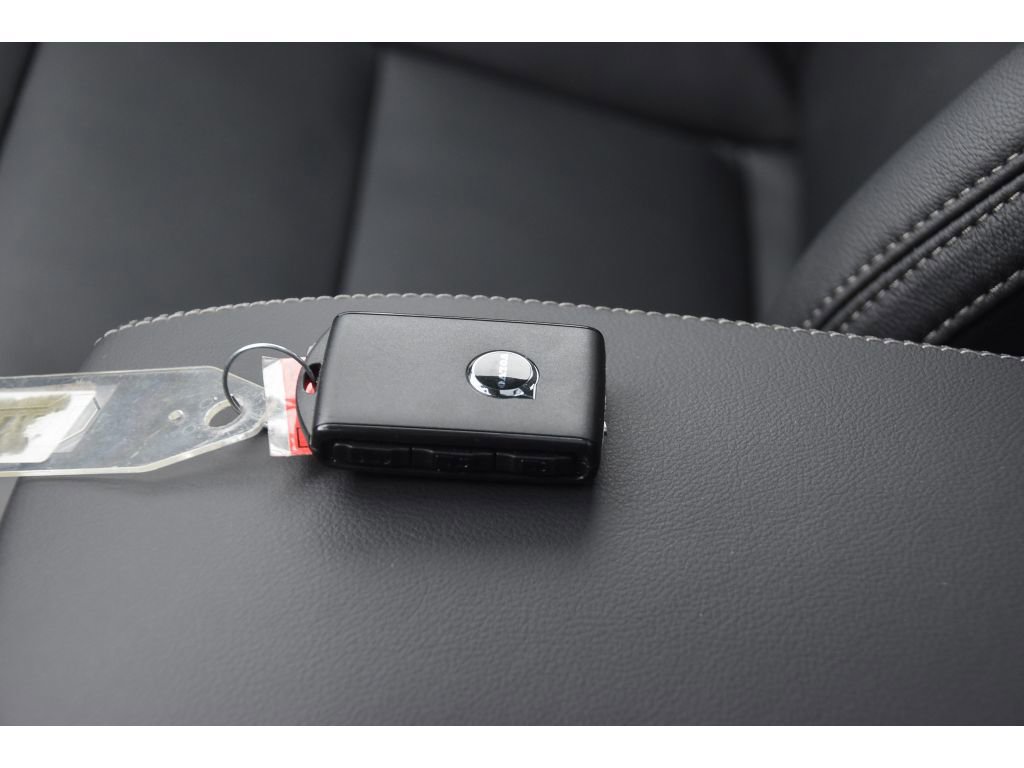 Certified 2025 Volvo XC40 B5 Core w/ Protection Package Premier image 36