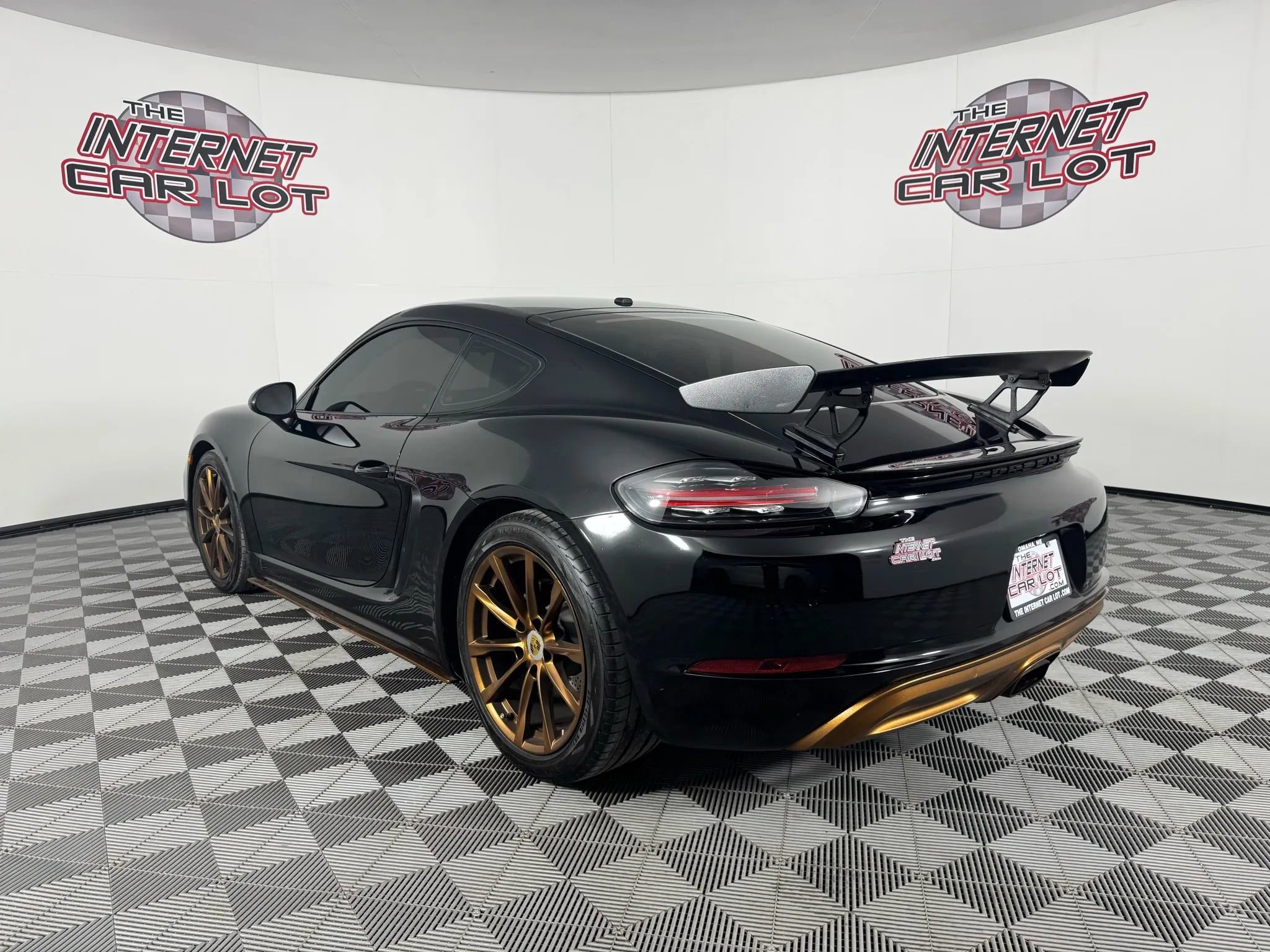 Used 2018 Porsche 718 Cayman image 5