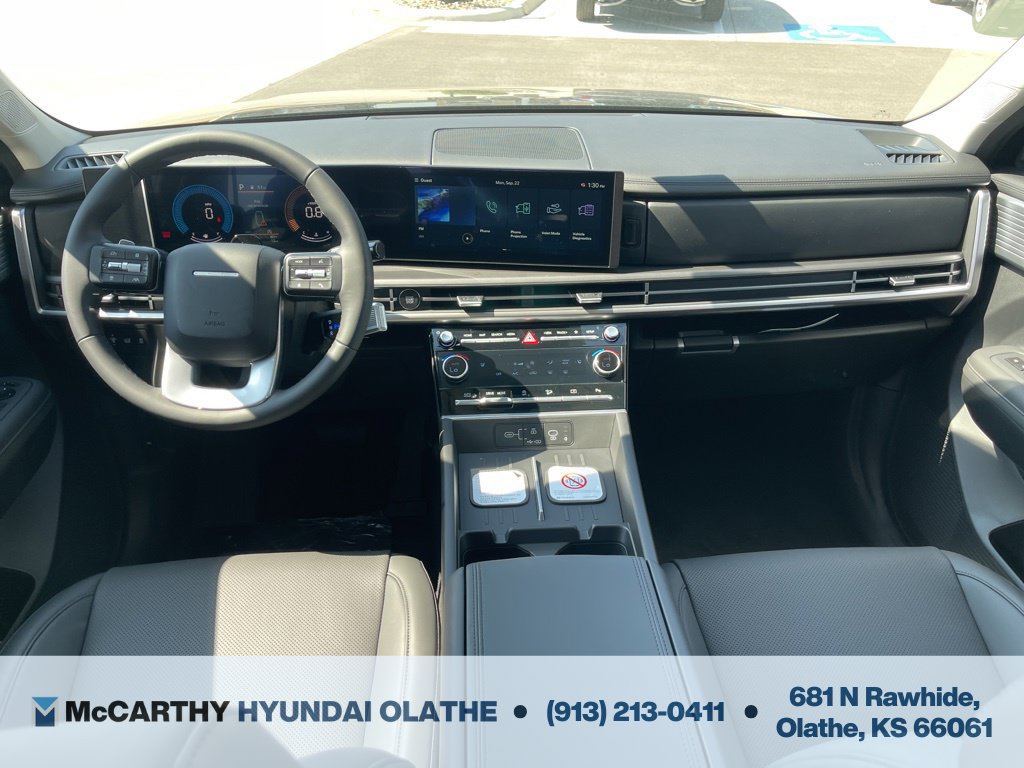 Used 2026 Hyundai Santa Fe SEL FWD image 3