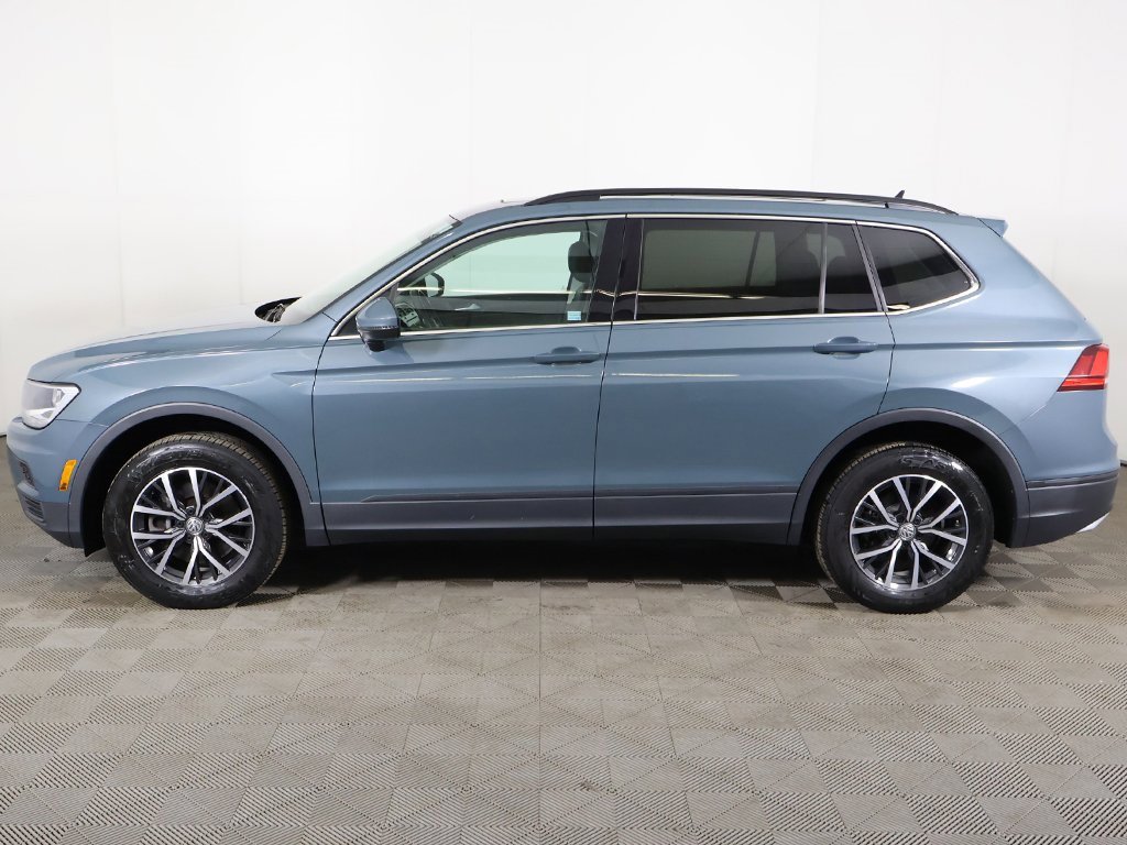 Used 2019 Volkswagen Tiguan SE w/ Panoramic Sunroof Package image 17