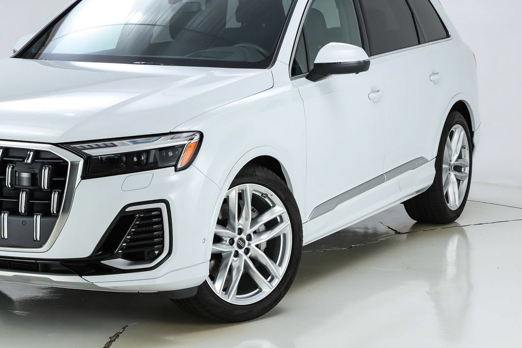 Used 2025 Audi Q7 3.0T Prestige w/ Prestige Package AWD/4WD image 3