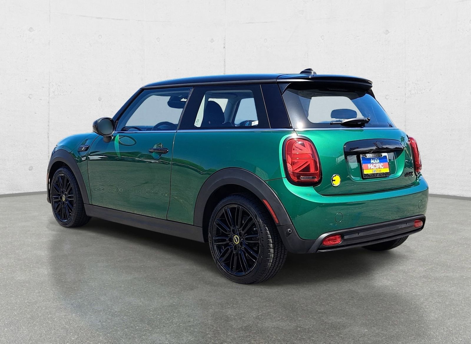 Used 2024 MINI Cooper SE FWD image 7