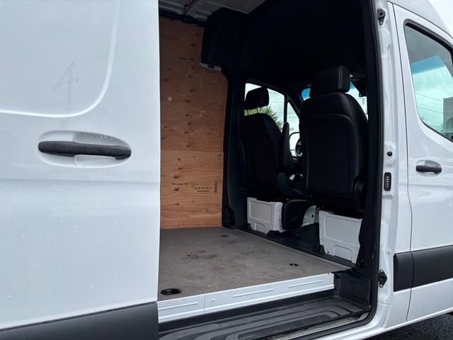 Used 2023 Mercedes-Benz Sprinter 144 Cargo image 31