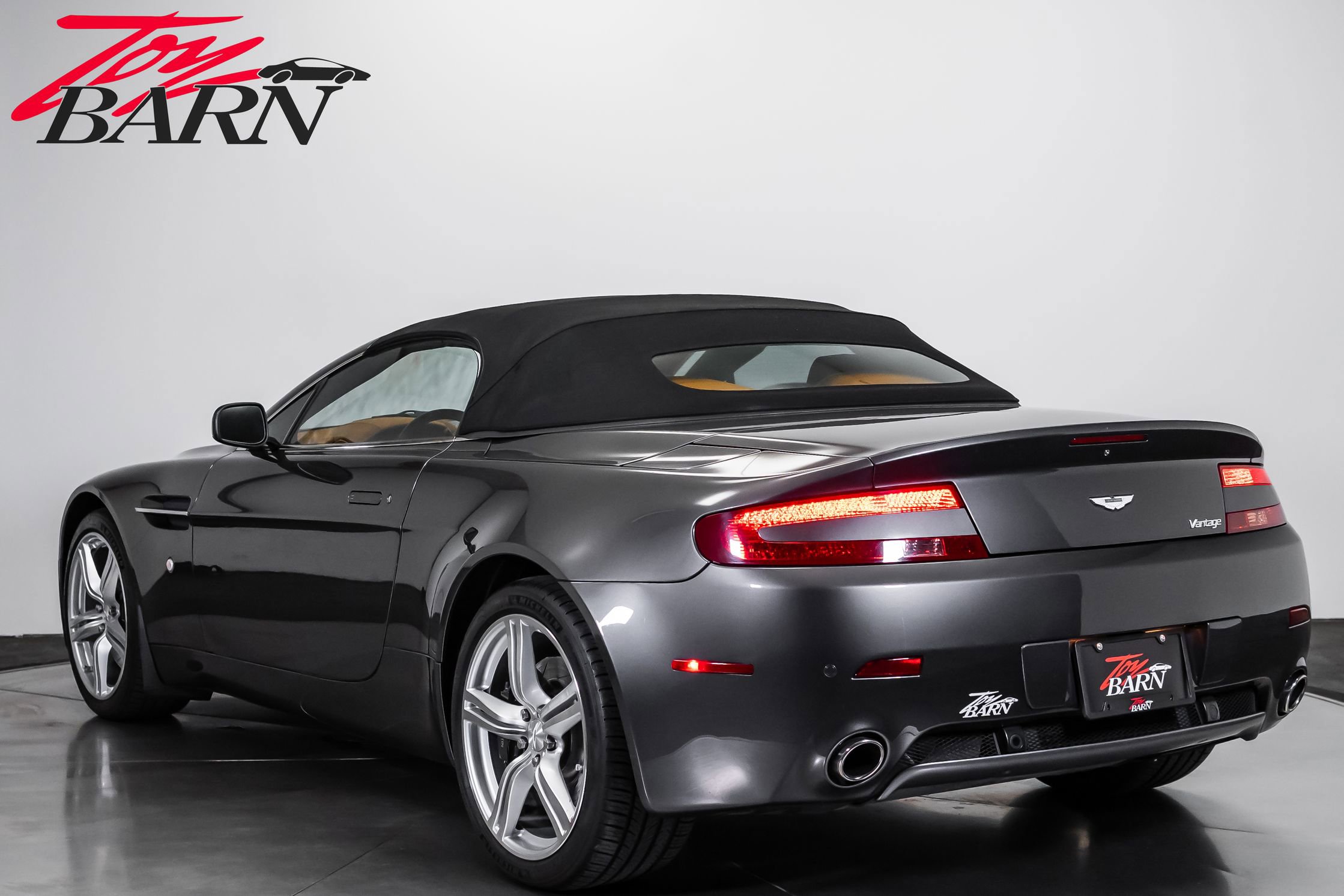 Used 2009 Aston Martin V8 Vantage Roadster RWD image 11