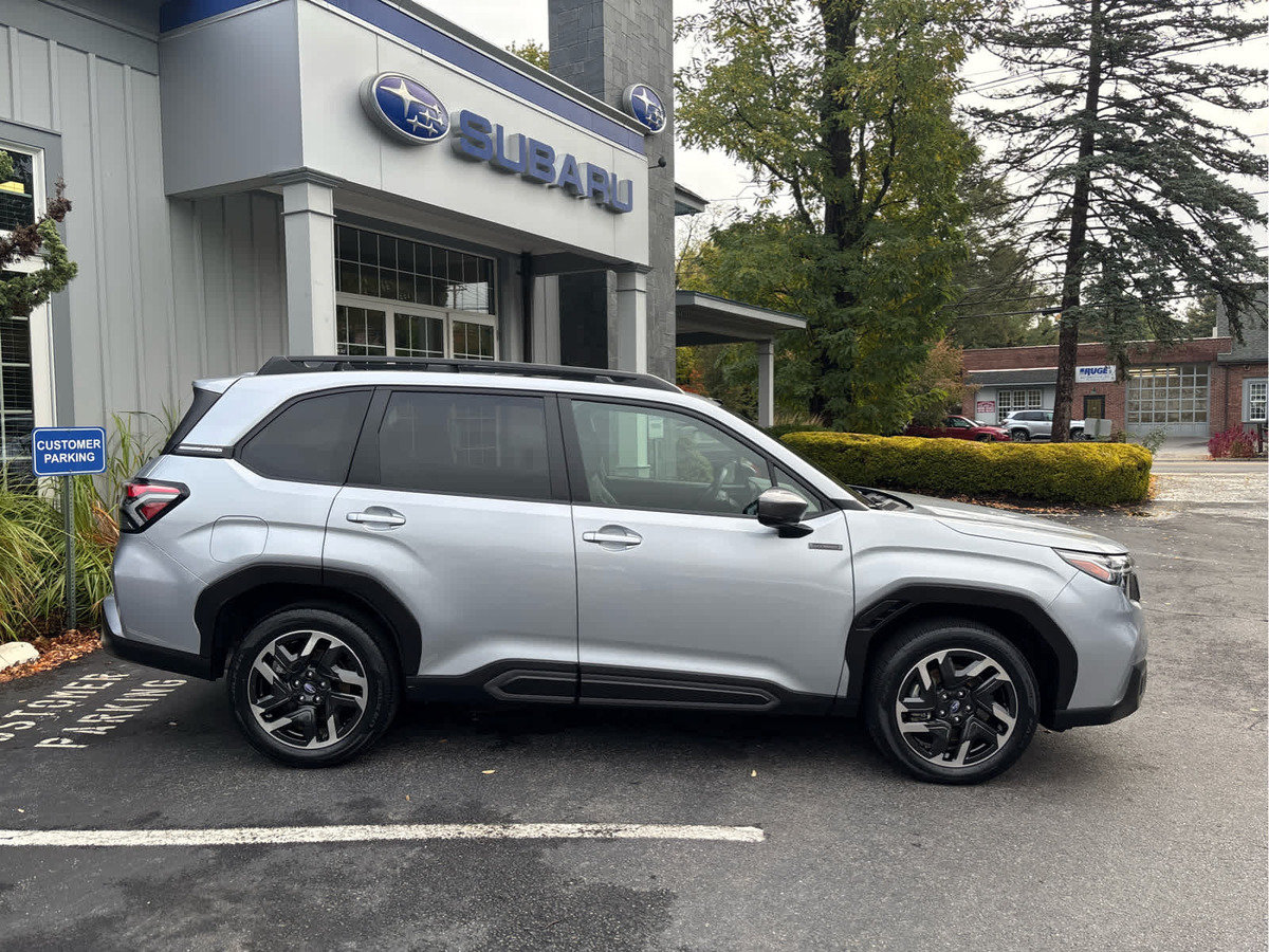 Certified 2025 Subaru Forester Limited w/ Popular Package AWD/4WD image 2