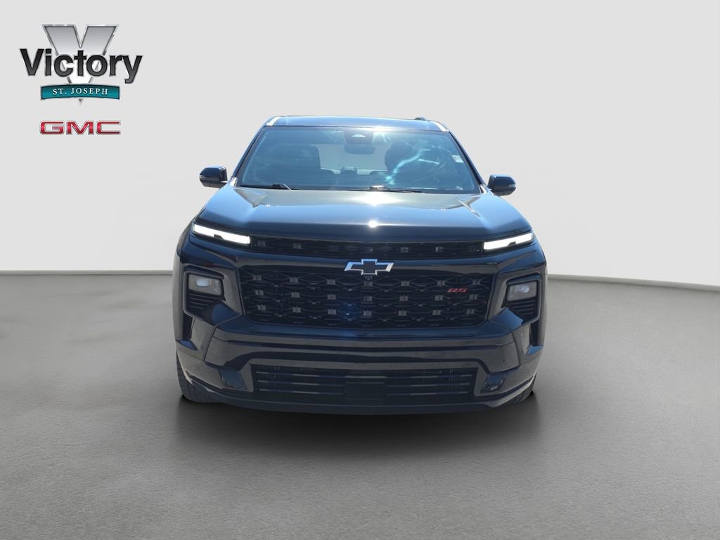 Used 2024 Chevrolet Traverse RS w/ LPO, Floor Liner Package FWD image 2