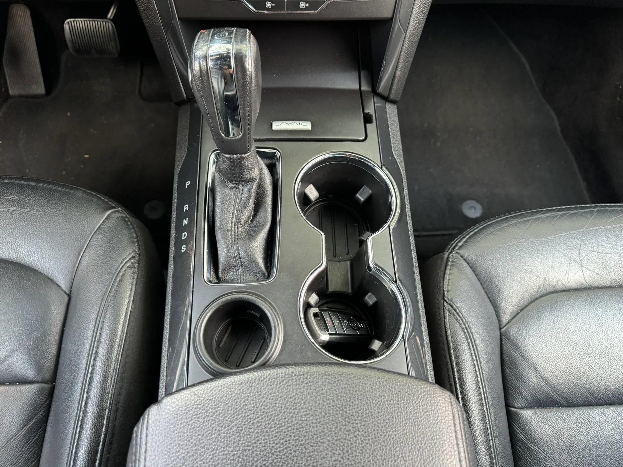 Used 2018 Ford Explorer XLT w/ Equipment Group 202A FWD image 18