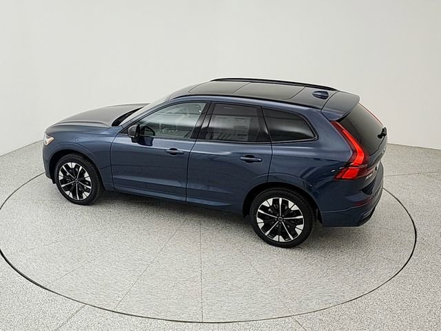 New 2026 Volvo XC60 B5 Plus w/ Climate Package image 32