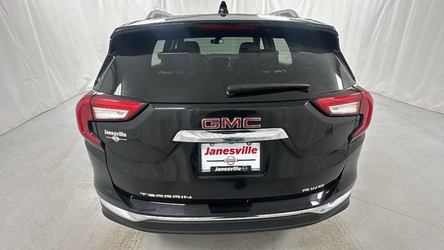 Used 2024 GMC Terrain SLT image 4