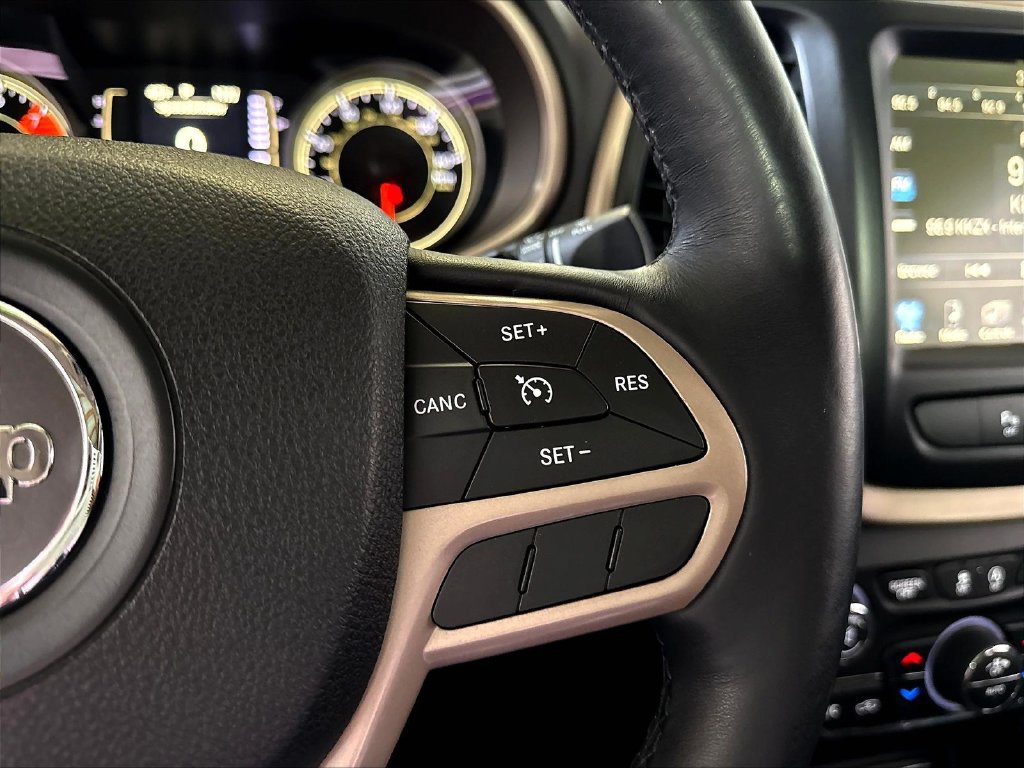 Used 2017 Jeep Cherokee 75th Anniversary AWD/4WD image 14