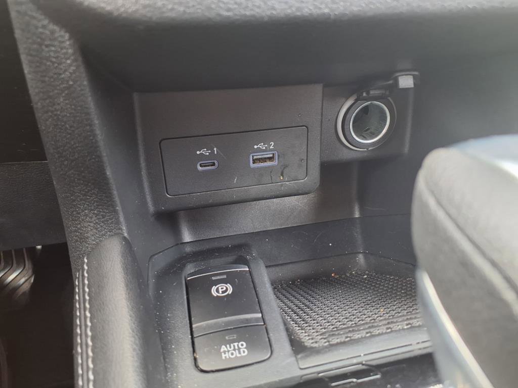Used 2022 Nissan Kicks SV w/ Interior Electronics Package FWD image 19